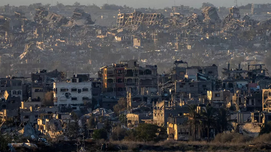 Zerstörte Gebäude im Gazastreifen. (Archivbild) - Bild: Ariel Schalit/AP/dpa