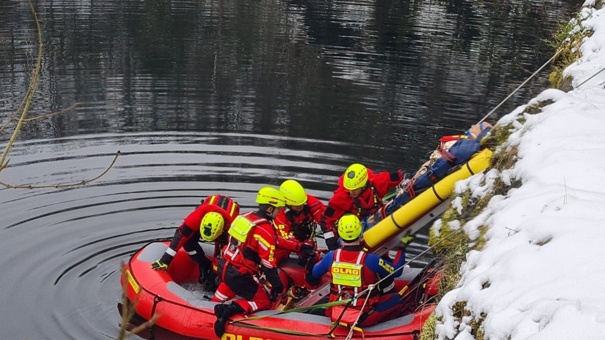 FW Königswinter: Hilfsorganisationen proben Personenrettung im Gelände - Foto: presseportal.de