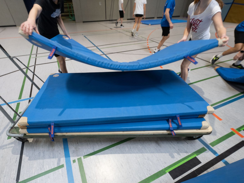 Eine Umfrage hat ergeben, dass nicht alle Sportstätten in Deutschland in einem guten Zustand sind. (Symbolbild)  - Foto: Marijan Murat/dpa