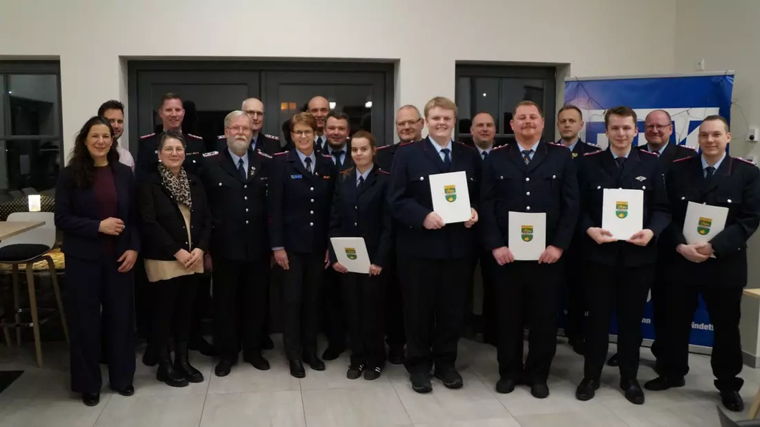 FW Wathlingen: Jahreshauptversammlung 2025 der Ortsfeuerwehr Adelheidsdorf - viele Beförderungen und Ehrungen - Bild: presseportal.de