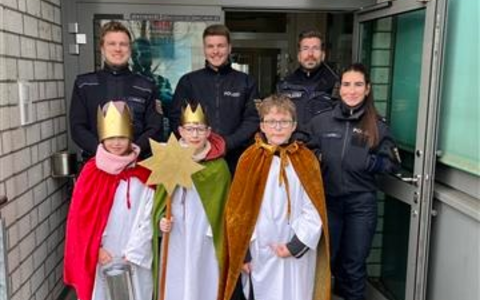 POL-PDMY: Die Heiligen Drei Könige zu Besuch bei der Polizeiinspektion Bad Neuenahr-Ahrweiler - Foto: presseportal.de