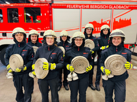FW-GL: Acht neue Mitglieder starten ihre Laufbahn bei der Feuerwehr Bergisch Gladbach - Foto: presseportal.de