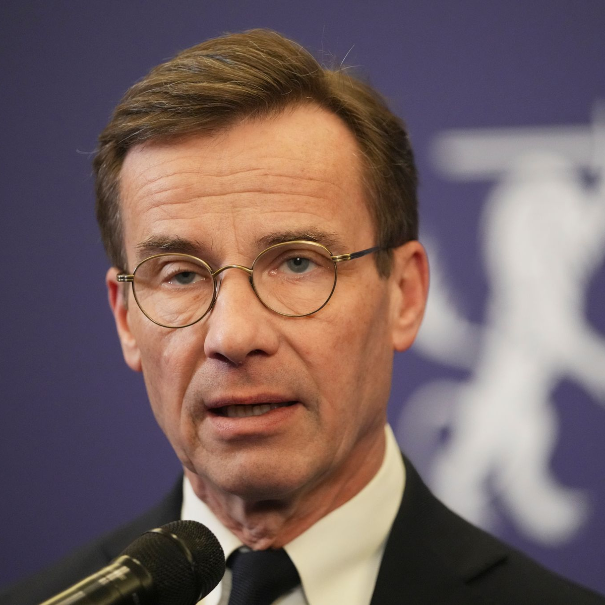 Schwedens Regierungschef Ulf Kristersson wandte sich mit einer im Fernsehen übertragenen Ansprache an seine Landsleute. (Archivfoto) - Foto: Sergei Grits/AP/dpa