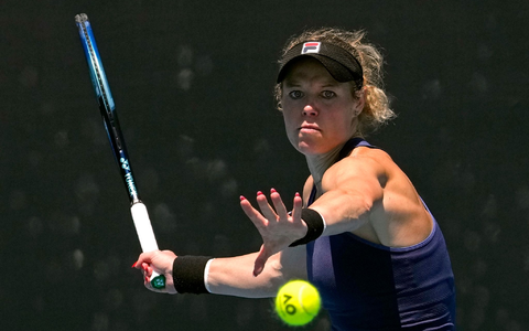 Alexander Zverev muss im Achtelfinale der Australian Open hart kämpfen - Foto: Manish Swarup/AP/dpa