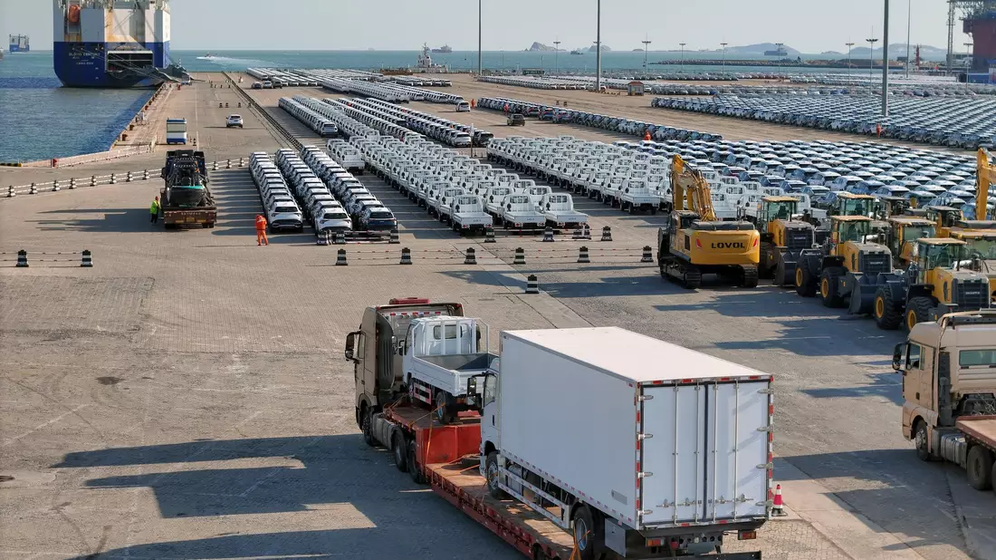 Im Handelsstreit führten die USA und die EU mitunter sehr hohe Zölle auf E-Autos aus China ein. (Symbolbild)   - Bild: -/Chinatopix via AP/dpa