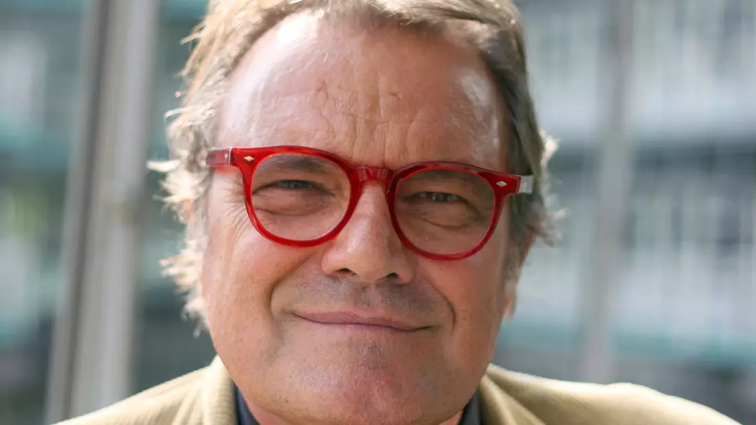 Der italienische Star-Fotograf Oliviero Toscani ist gestorben. (Archivfoto) - Bild: Daniel Bockwoldt/dpa