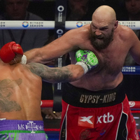 Tyson Fury (r) hat erneut seine Karriere beendet. - Foto: Frank Augstein/AP/dpa