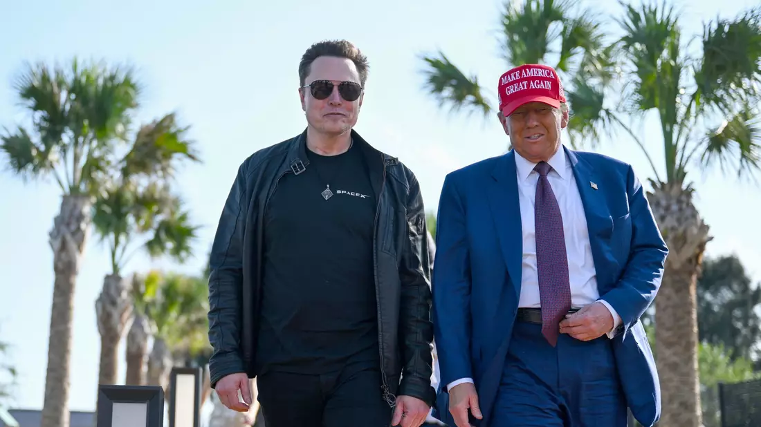 Musk weicht seit Trumps Wahlsieg kaum mehr von dessen Seite. (Archivbild) - Bild: Brandon Bell/Pool Getty Images North America/AP/dpa