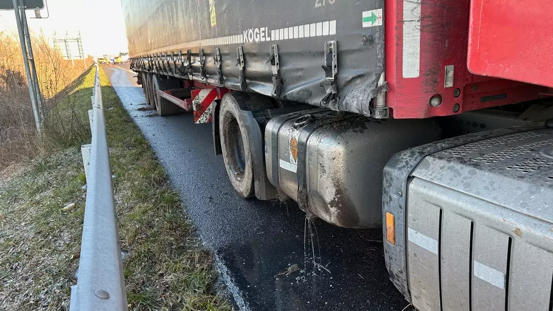 POL-PDLD: Tief stehende Sonne führt zu Unfall - Bild: presseportal.de