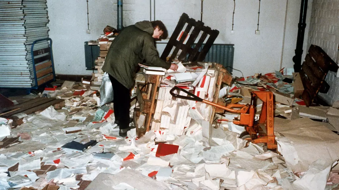 Bei der Besetzung der Stasi-Zentrale ging einiges zu Bruch. (Archivbild) - Bild: ZB/ADN/dpa