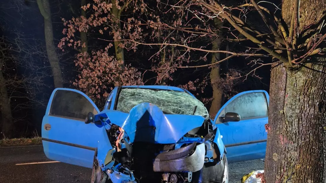 FFW Schiffdorf: 35-jährige bei Verkehrsunfall tödlich verletzt - Bild: presseportal.de