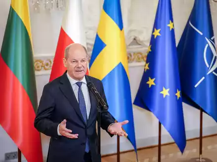 Die Ostsee-Anrainer unter den Nato-Staaten wollen die kritische Infrastruktur in dem Meer besser schützen. - Foto: Kay Nietfeld/dpa