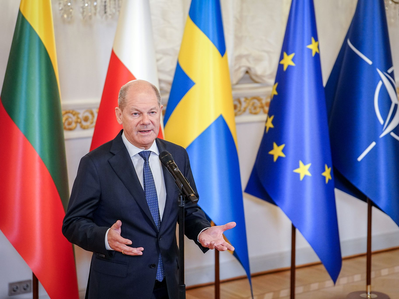 Die Ostsee-Anrainer unter den Nato-Staaten wollen die kritische Infrastruktur in dem Meer besser schützen. - Foto: Kay Nietfeld/dpa