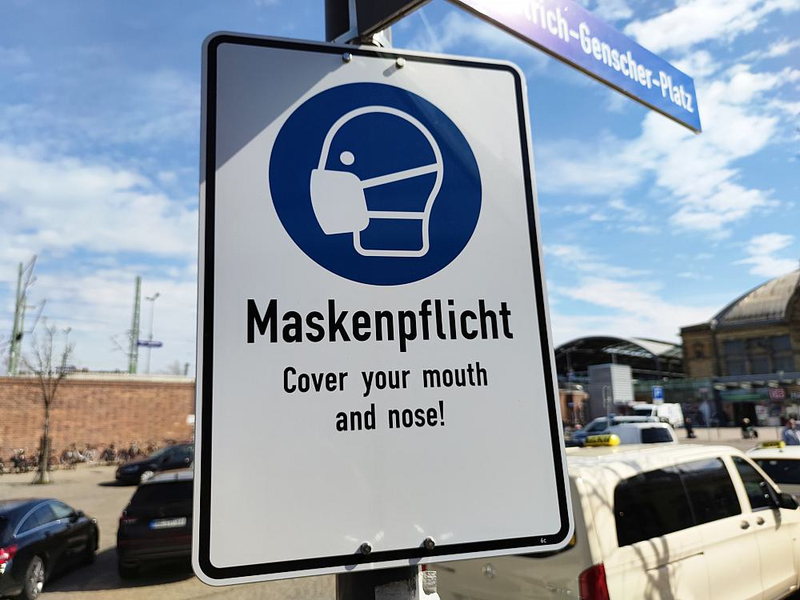 Hinweis auf Maskenpflicht (Archiv) - Foto: über dts Nachrichtenagentur