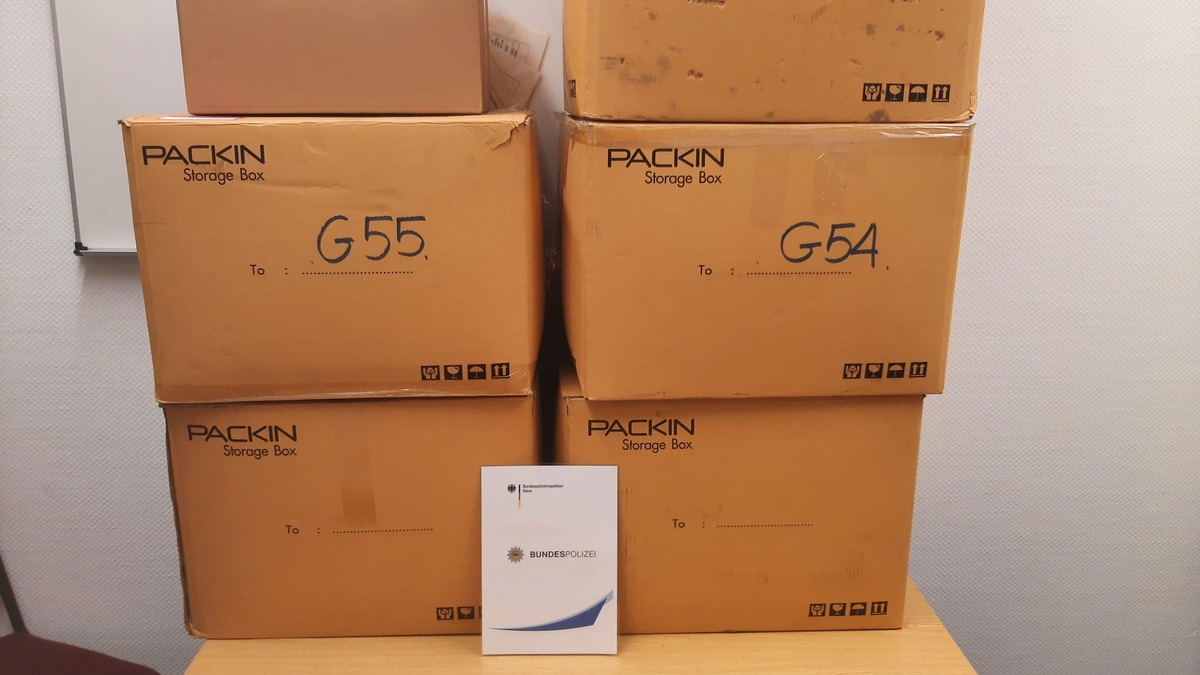 BPOL NRW: Bundespolizei nimmt 39-Jährige mit 57 Kilogramm Marihuana auf der Bundesautobahn 3 fest - Foto: presseportal.de