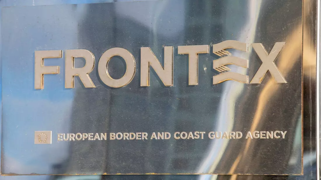Logo der EU-Grenzschutzagentur Frontex. (Archivbild) - Bild: Nicolas Maeterlinck/belga/dpa