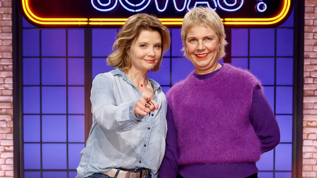 Die Schillerstraße im Rateduell: Annette Frier und Cordula Stratmann bei Wer weiß denn sowas? - Das Wissensquiz vom 20. bis 24. Januar 2025, um 18:00 Uhr im Ersten - Bild: presseportal.de