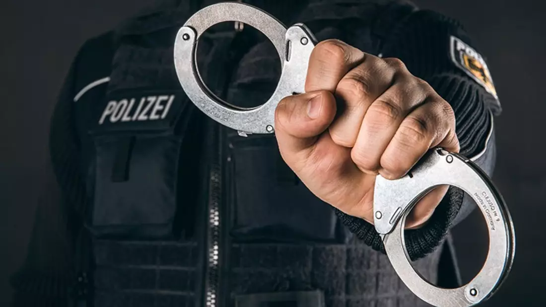 BPOLI EF: Bundespolizei vollstreckt Haftbefehl - Bild: presseportal.de