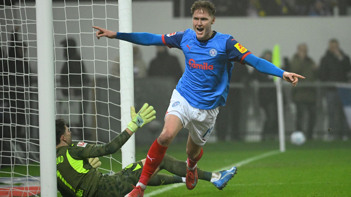 Auch Dortmunds Sportdirektor Sebastian Kehl steht in der Kritik. - Foto: Gregor Fischer/dpa