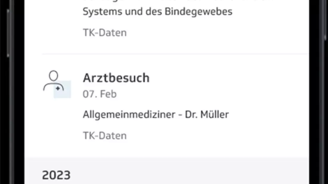 Patienten können auch Angehörige damit betrauen, die ePA-App für sie zu nutzen. (Handout) - Bild: Techniker Krankenkasse/dpa