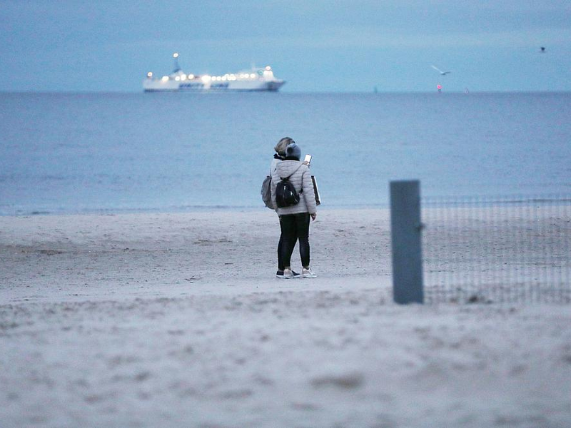 Spaziergänger an der Grenze zwischen Deutschland und Polen (Archiv) - Foto: über dts Nachrichtenagentur
