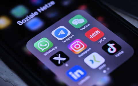 Die chinesische App Xiaohongshu («Kleines rotes Buch») ist eine Art Instagram aus China. - Foto: Johannes Neudecker/dpa Die chinesische App Xiaohongshu («Kleines rotes Buch») ist eine Art Instagram aus China. - Foto: Johannes Neudecker/dpa