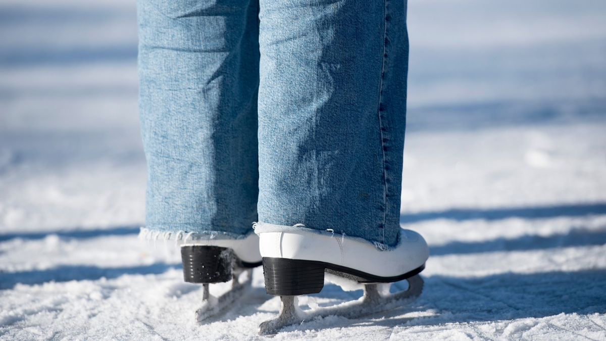 TÜV SÜD-Tipps zu Kauf und Pflege von Schlittschuhen - Foto: presseportal.de