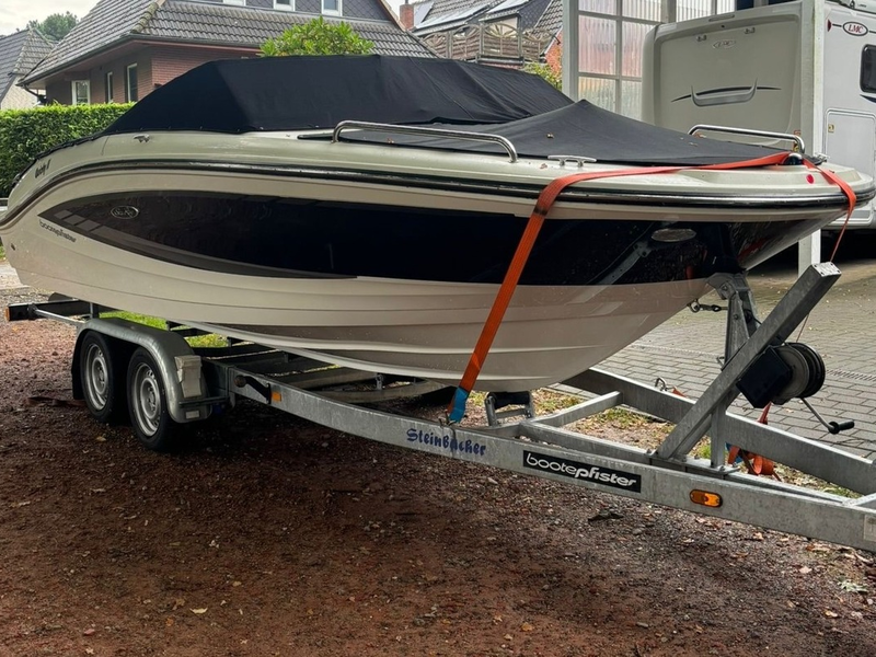 POL-H: Zeugenaufruf: Täter stehlen Anhänger samt Sportboot in Wettmar - Polizei bittet um Hinweise - Foto: presseportal.de