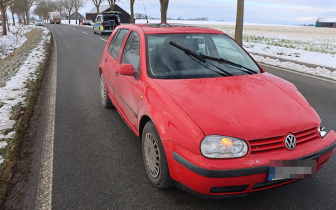 POL-HX: Kollision mit Gegenverkehr - Mutter und Kind verletzt - Foto: presseportal.de