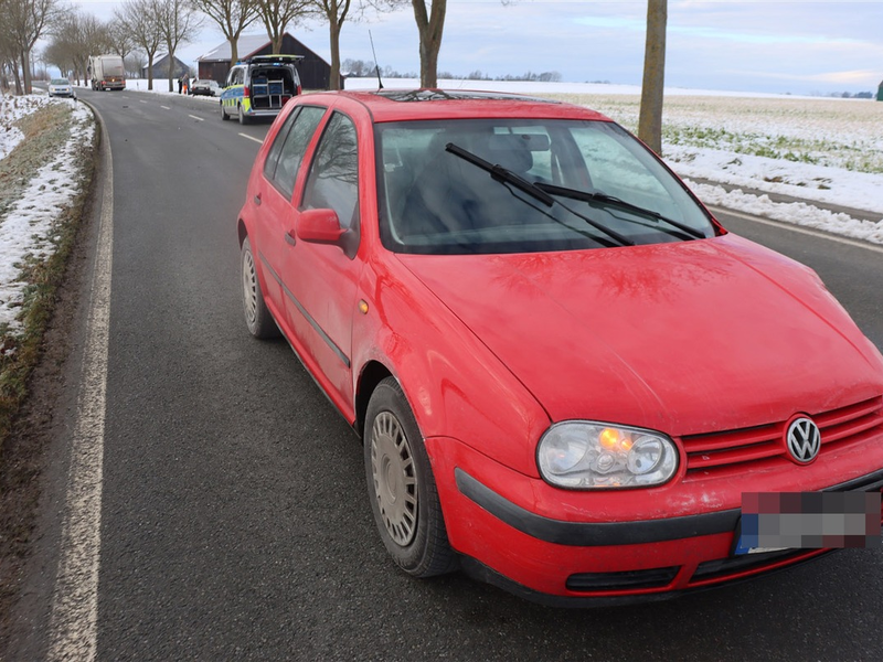 POL-HX: Kollision mit Gegenverkehr - Mutter und Kind verletzt - Foto: presseportal.de