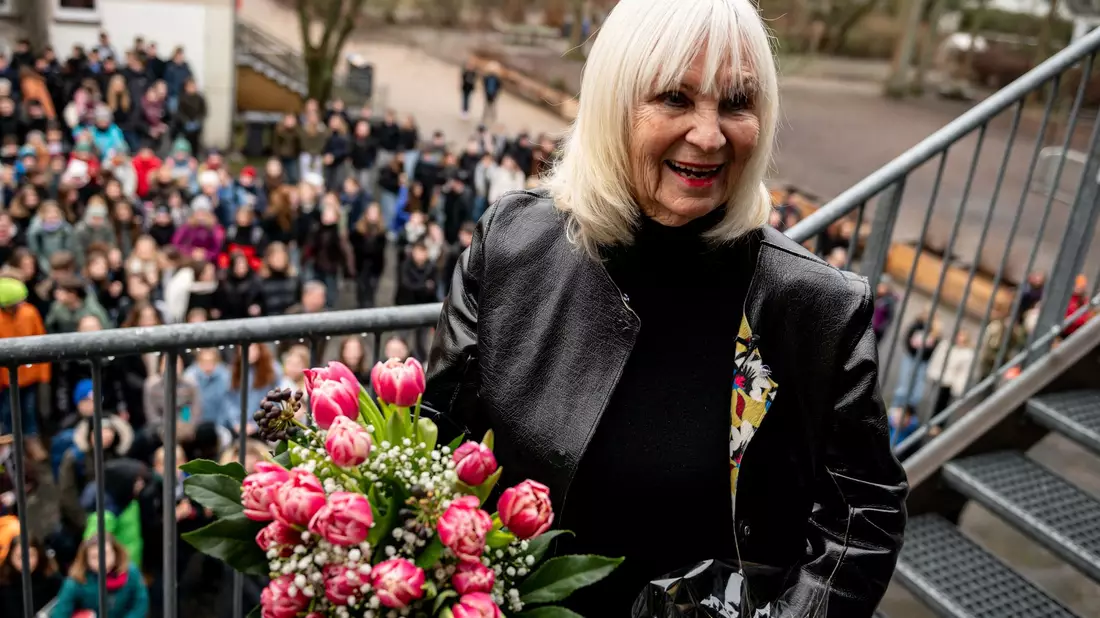 Verena Zapf hielt es nur wenige Monate im Ruhestand aus. - Bild: Fabian Sommer/dpa