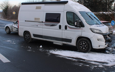 POL-DN: Rotlicht missachtet - Zwei Leichtverletzte - Foto: presseportal.de