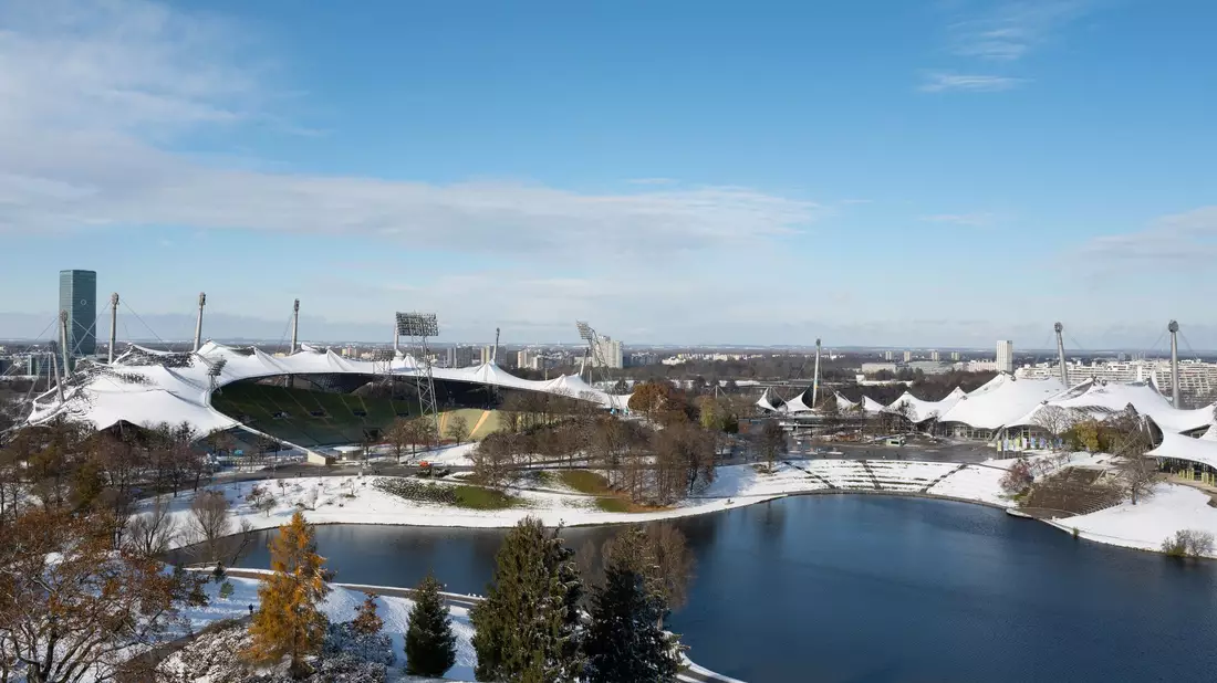 Im Münchner Olympiapark wird künftig der Biathlon-Winter eröffnet. - Bild: Magdalena Henkel/dpa