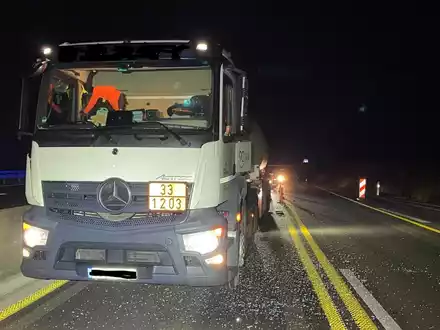 POL-PDLD: B10/ASLD-Nord - LKW-Fahrer mit 2,1 Promille verursacht Verkehrsunfall und flüchtet - Foto: presseportal.de