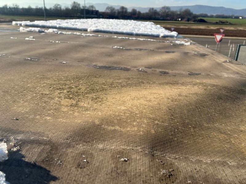 POL-PDLD: A65/Edenkoben - Verkehrsunfall wegen verlorenen Eisplatten - Foto: presseportal.de