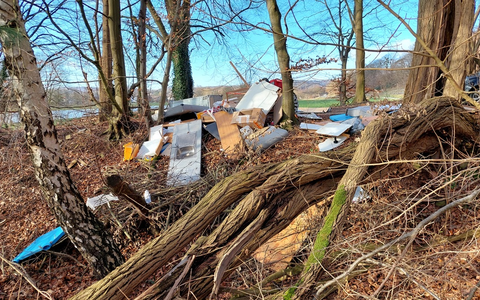 POL-HOL: Unzulässige Müllablagerung im Bereich der Landesstraße 550 - Verursacher ermittelt - Foto: presseportal.de