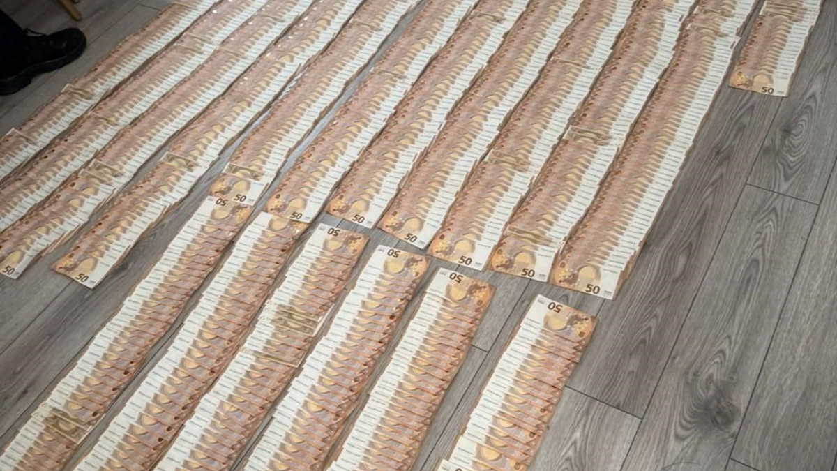 POL-MFR: (47) Action Day in Rumänien, Österreich und Bayern - International agierende mutmaßliche Internetbetrüger festgenommen - Presseerklärung der Zentralstelle Cybercrime Bayern und des PP Mittelfranken - Foto: presseportal.de