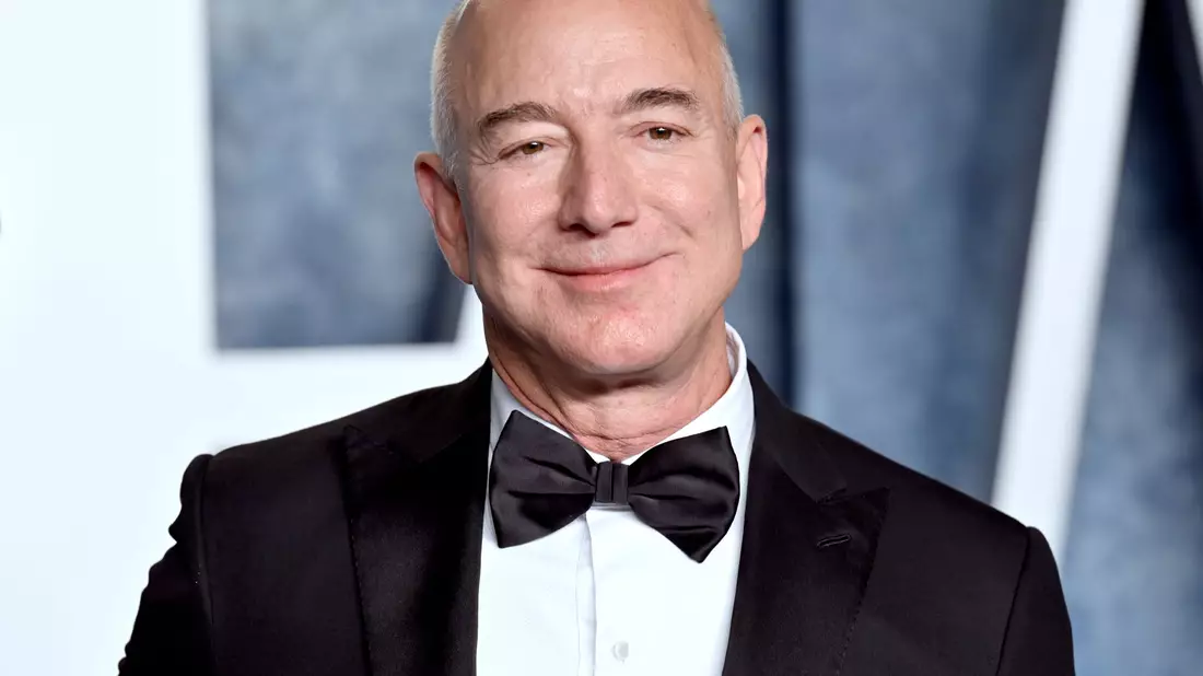 Der schwerreiche Amazon-Gründer Jeff Bezos steht ebenfalls in der Kritik. (Archivbild) - Bild: Evan Agostini/Invision/AP
