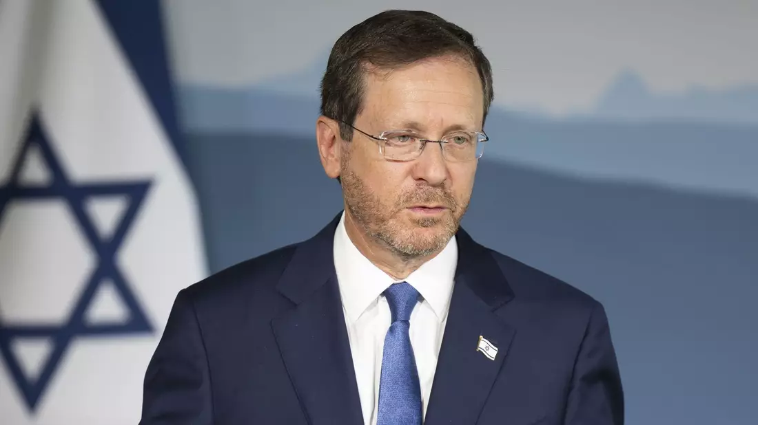 Israels Präsident Herzog zieht aus diplomatischen Beziehungen zu Deutschland Parallelen zu Nahost. - Bild: Peter Klaunzer/Keystone/dpa