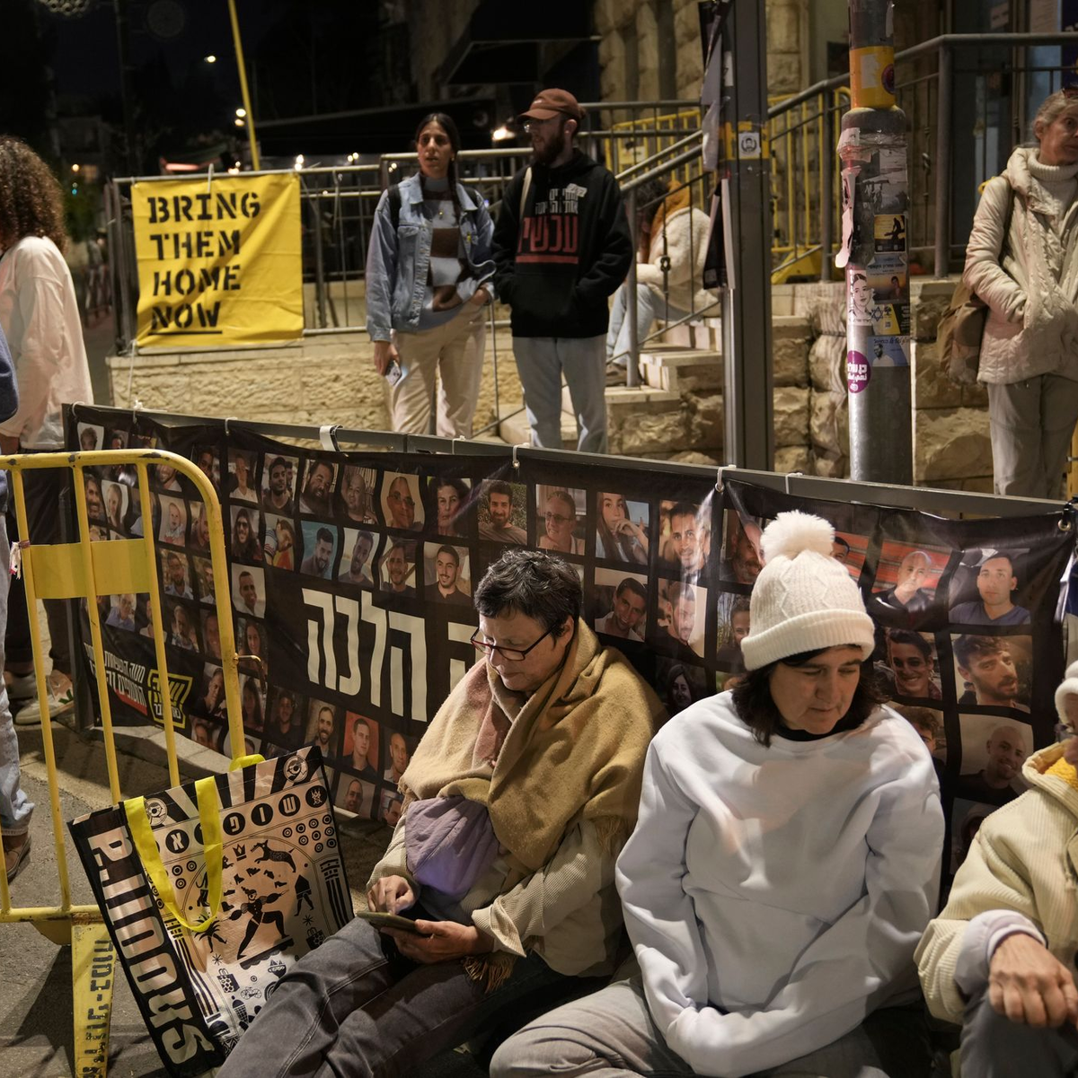 Der Iran hat mit einem heftigen Gegenschlag auf Israels Angriffe reagiert. - Foto: Mahmoud Illean/AP/dpa