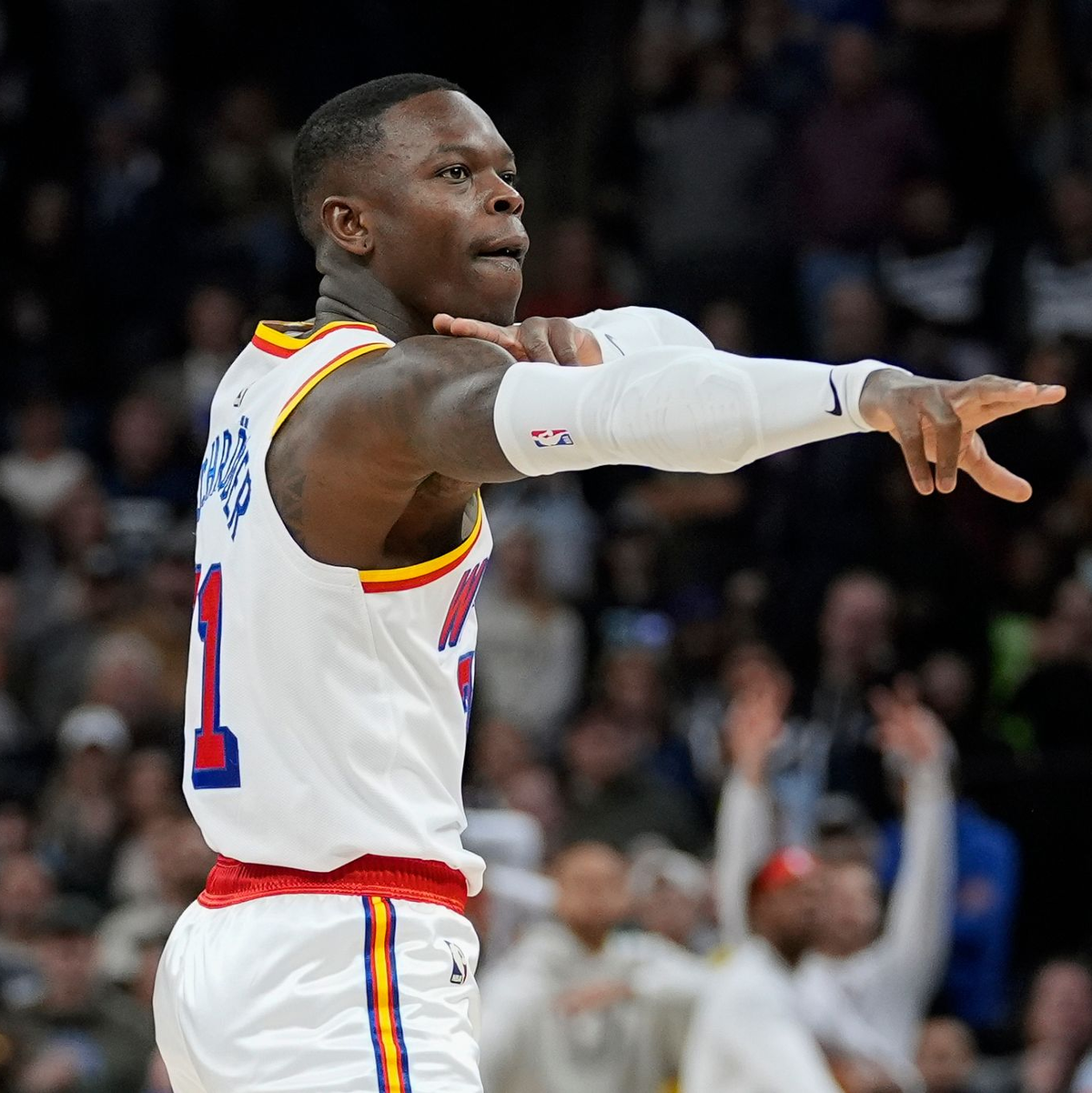 Dennis Schröder erzielte beim knappen Sieg der Golden State Warriors bei den Minnesota Timberwolves zwölf Punkte. - Foto: Abbie Parr/AP/dpa
