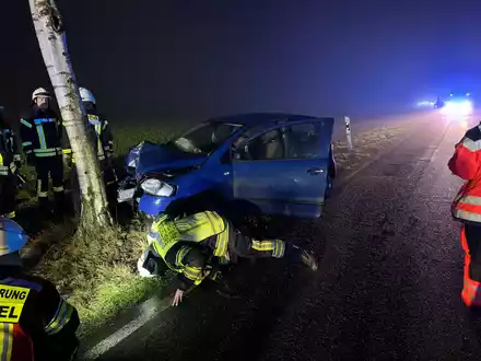 FFW Fredenbeck: Verkehrsunfall auf L 123 / 28-jähriger aus LK ROW leicht verletzt - Foto: presseportal.de