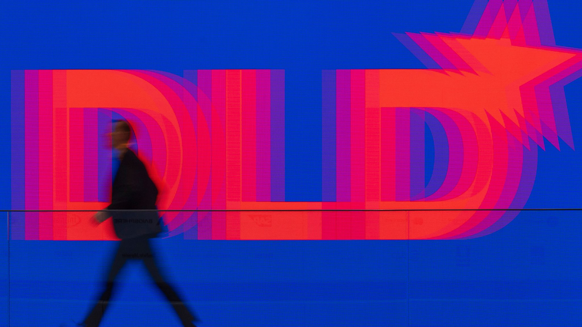 Der Münchner Informatiker Björn Ommer verglich auf der Digitalkonferenz DLD den aktuellen Stand der KI mit dem Start der Fließbandproduktion durch Henry Ford vor über 100 Jahren. - Foto: Peter Kneffel/dpa