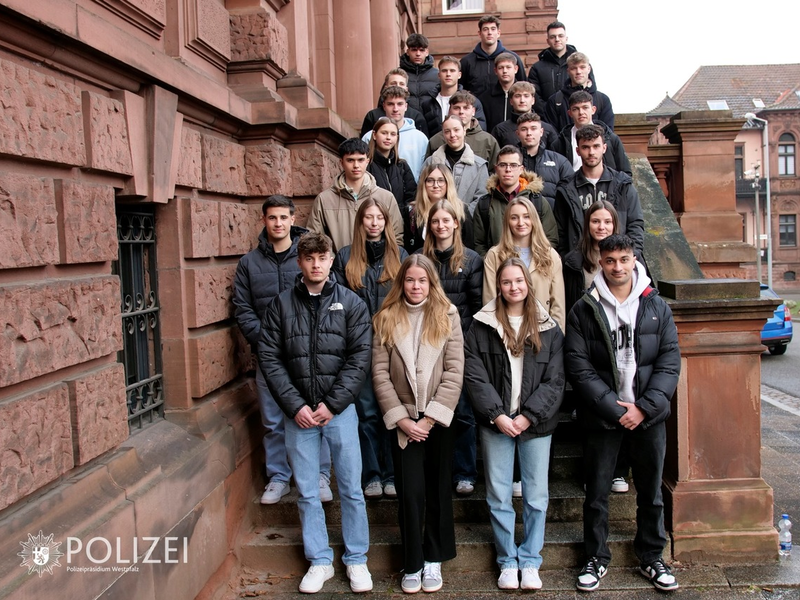 POL-PPWP: Polizeistudenten zu Besuch im Präsidium - Foto: presseportal.de