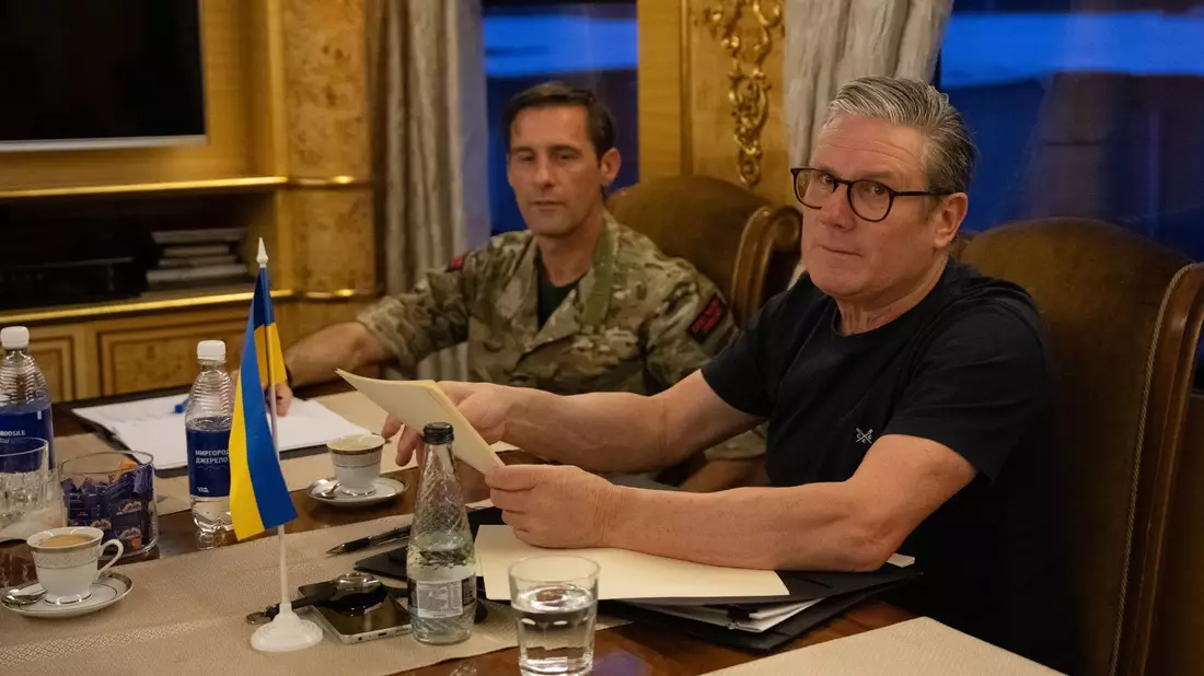Der Besuch kommt wohl nicht zufällig kurz vor Amtsantritt des neuen US-Präsidenten Donald Trump. - Bild: Carl Court/PA Wire/dpa