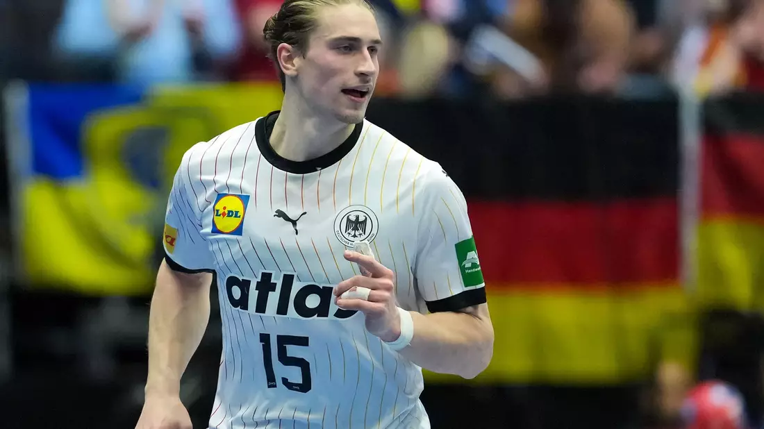 Juri Knorr steht den Handballern im WM-Viertelfinale gegen Portugal wohl zur Verfügung.  - Bild: Sören Stache/dpa