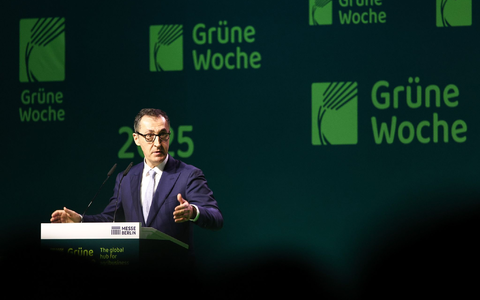 Für Cem Özdemir (Grüne) ist es die letzte Grüne Woche in seiner Funktion als Landwirtschaftsminister. - Foto: Hannes Albert/dpa