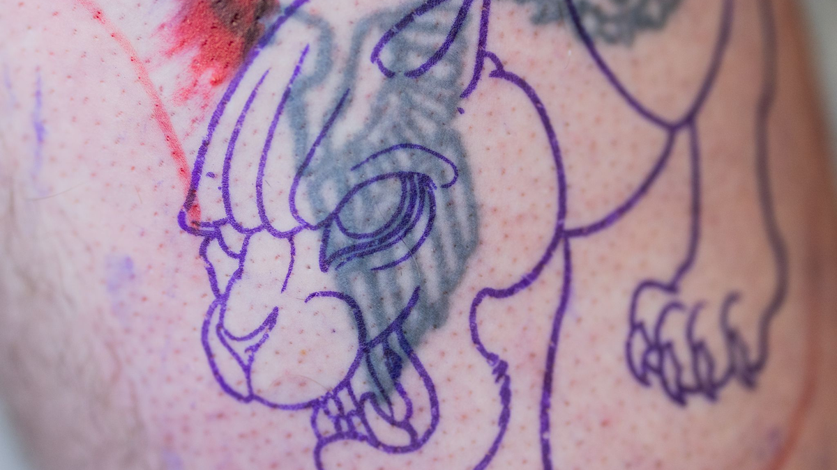 Aussteigern aus der rechtsextremen Szene wird so bei einem Einstieg in ein neues Leben geholfen. - Foto: Rolf Vennenbernd/dpa