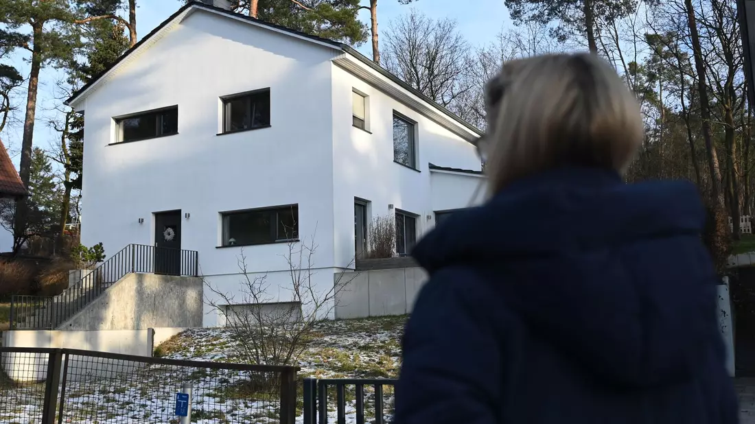 Frau W. kämpft mit ihrer Familie um ihr Zuhause. - Bild: David Hammersen/dpa