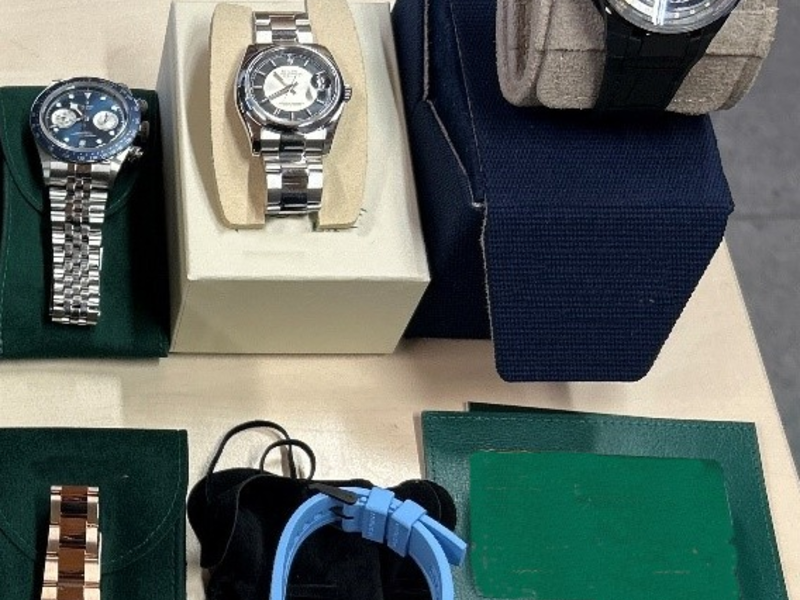 HZA-SI: Zeit ist Geld - Schmuggelversuch von Luxusuhren wird teuer - Foto: presseportal.de